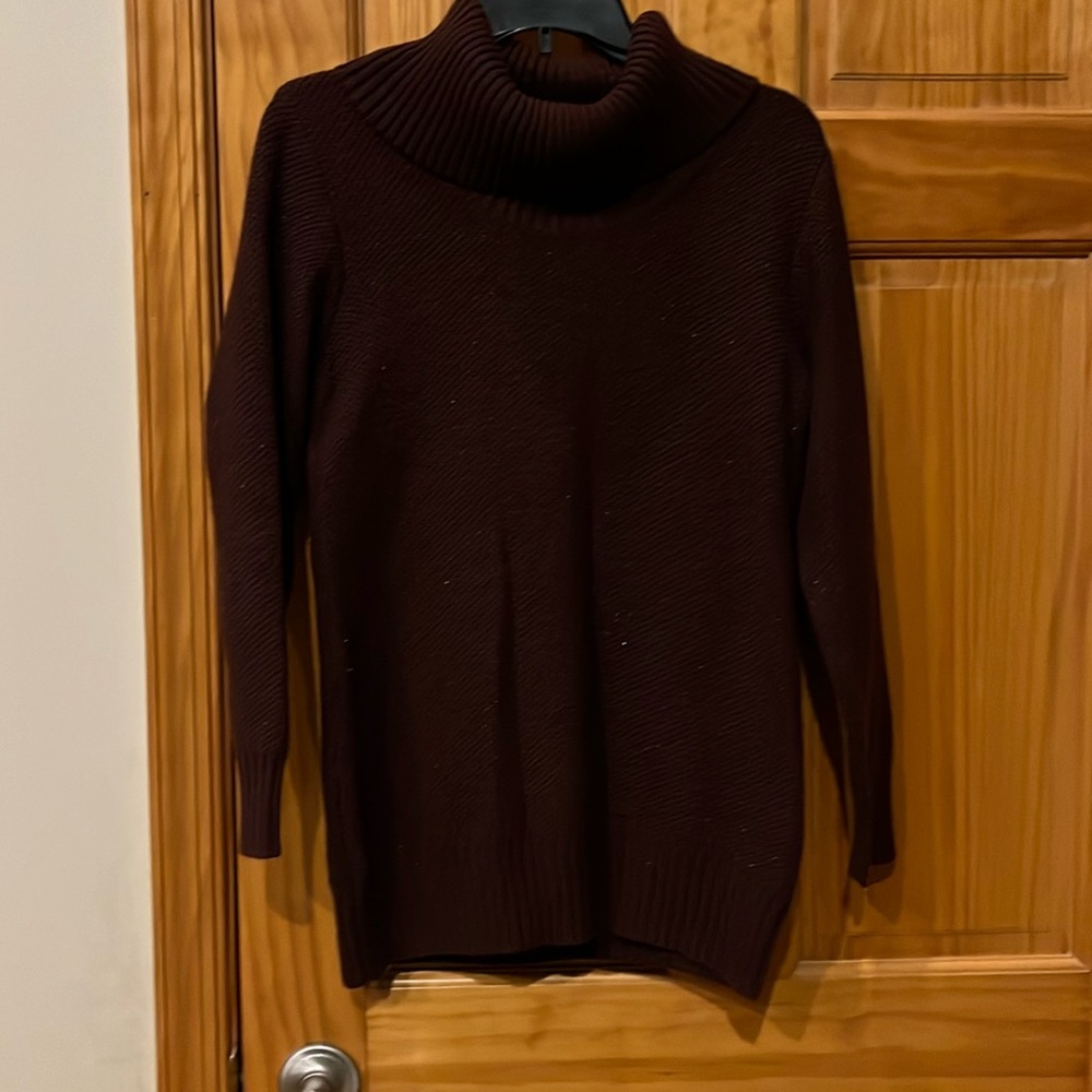 Maroon sweater